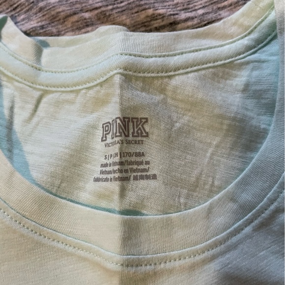 5 US S and US XS shirts from VS pink - Picture 10 of 11